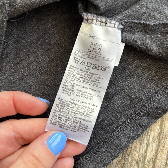 Old navy unicorn tee - Picture 5 of 6